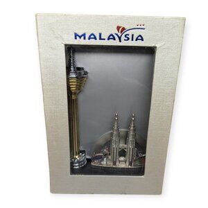 Malaysia Twin Tower Souvenir Memo/Business Card  Holder w/Original Box Metal